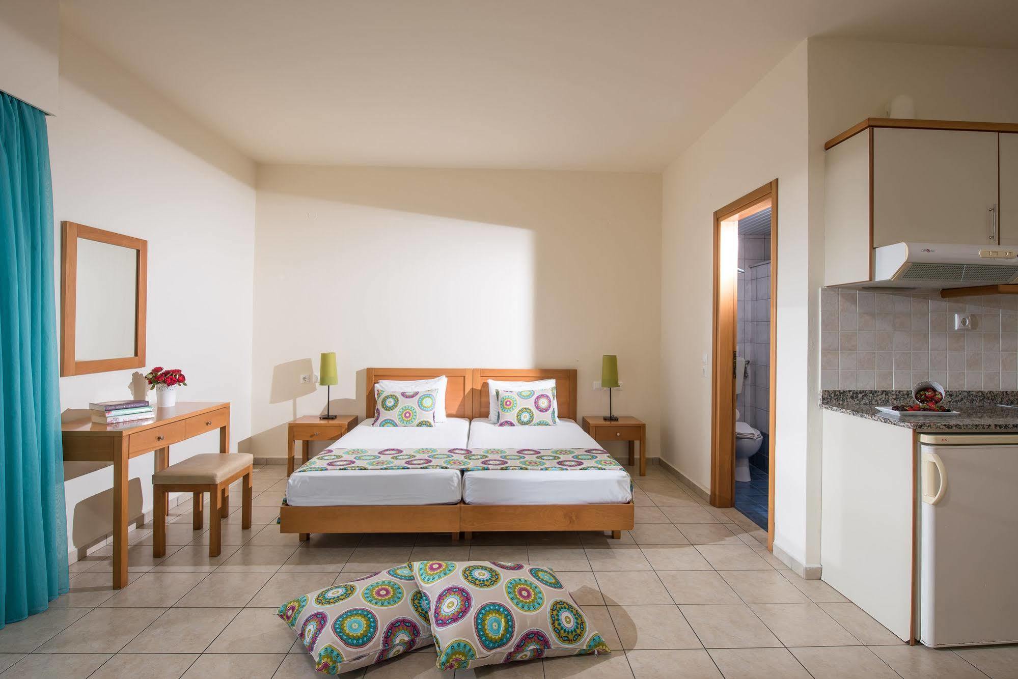 Kristalli Hotel Apartments Malia  Exterior photo